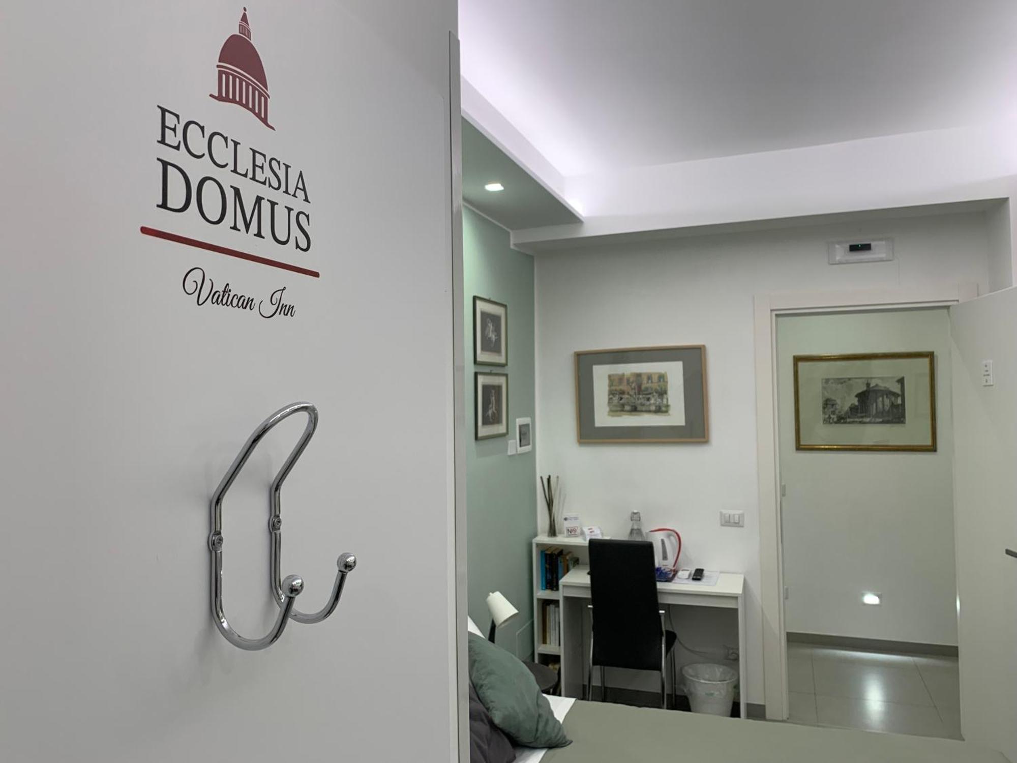 Ecclesia Domus Vatican Inn Rome Exterior photo