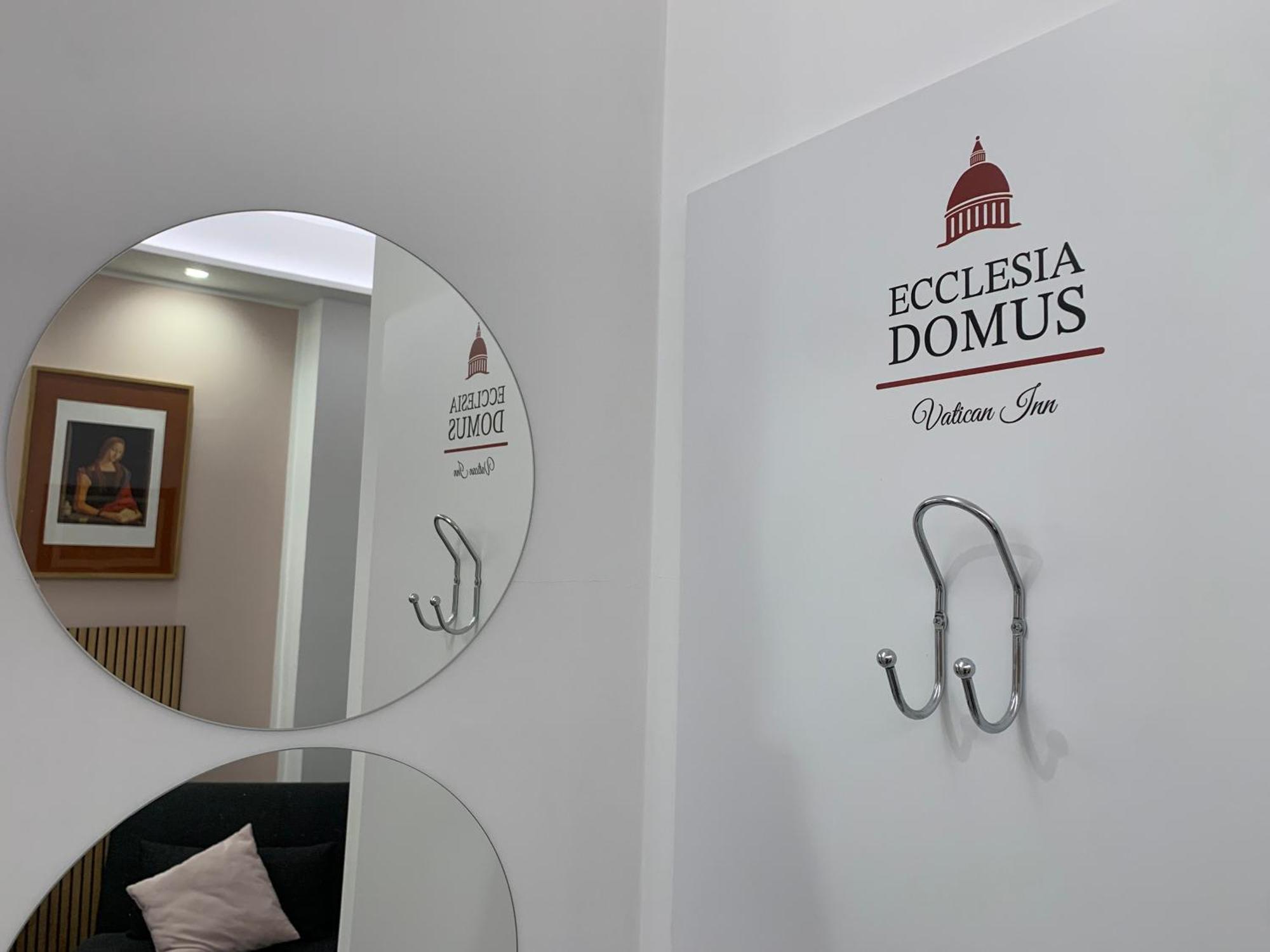 Ecclesia Domus Vatican Inn Rome Exterior photo
